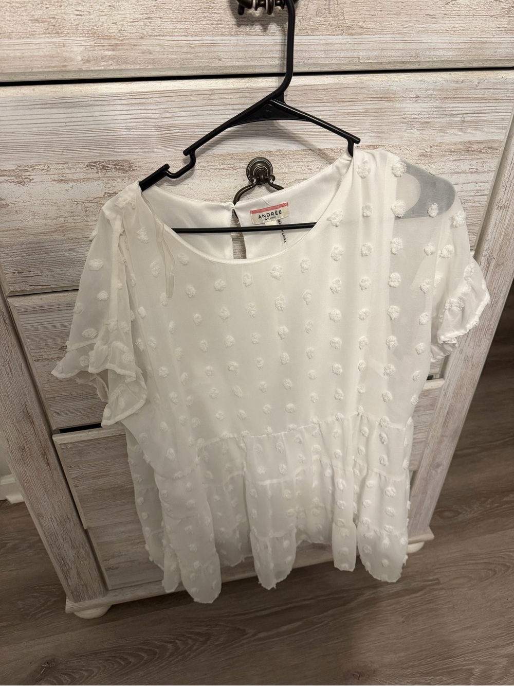 ANDREE BY UNIT White Swiss Dot Peplum Short Sleeve Blouse